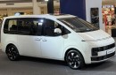 Mục sở thị Hyundai Staria Hybrid tại Đông Nam Á: Có 5 bản, tùy chọn 11 chỗ, giá quy đổi từ 851 triệu đồng